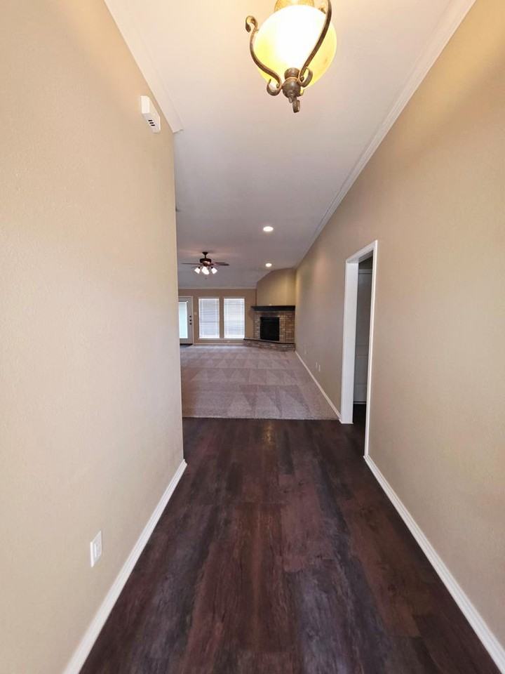 5204 Greathouse Ave - Photo 2 of 11