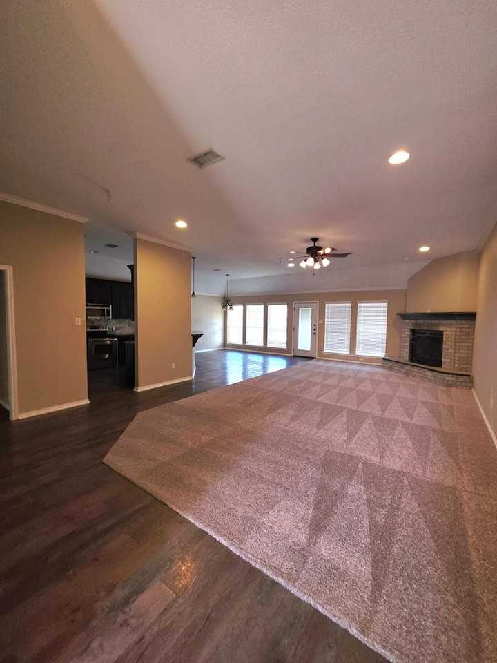 5204 Greathouse Ave - Photo 3 of 11