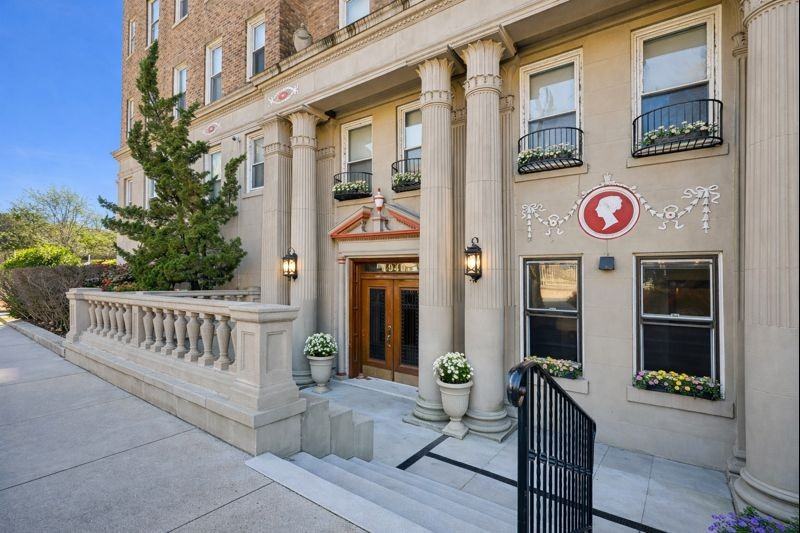 1940 Commonwealth Ave #27 - Photo 2 of 6