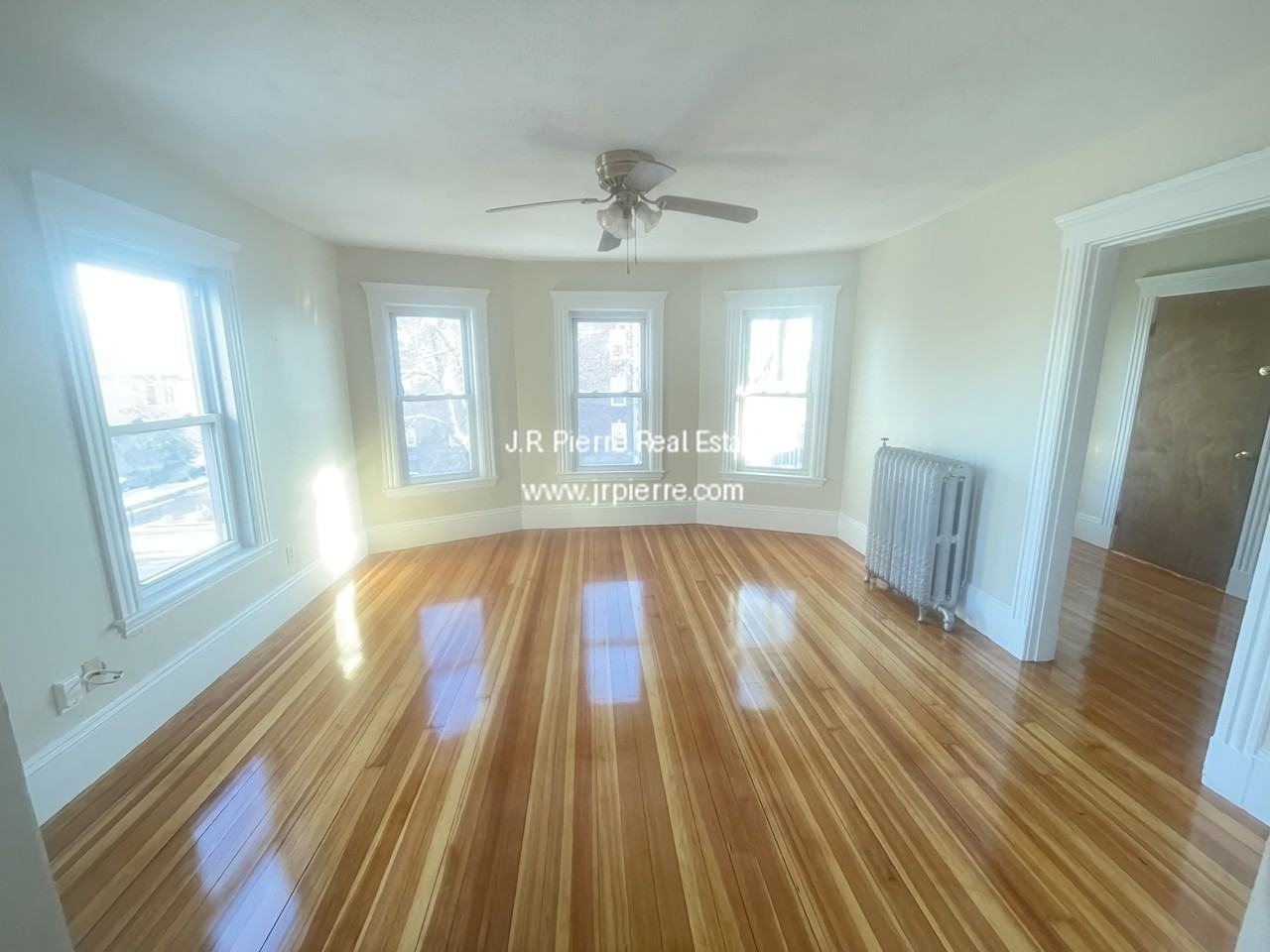 579 Salem St #2 - Photo 4 of 11