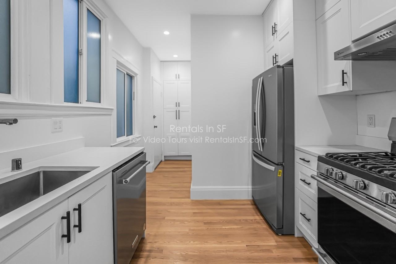 669 7th Ave - Photo 3 of 22