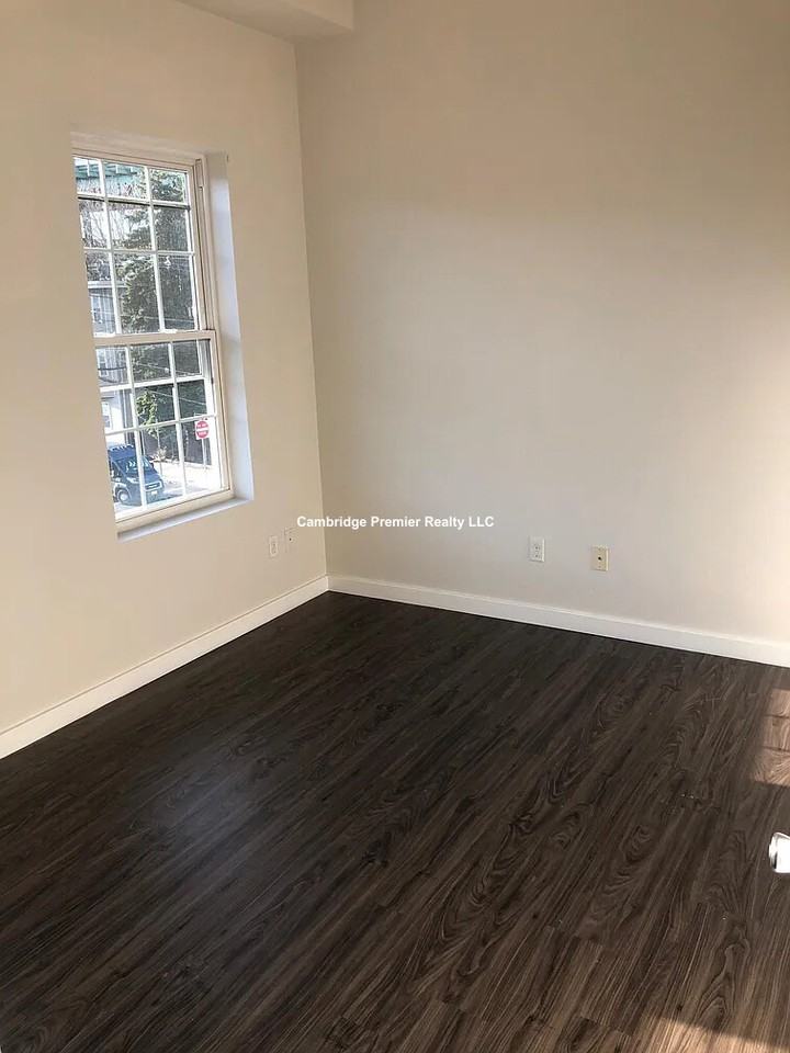 Williams St #3R - Photo 7 of 12