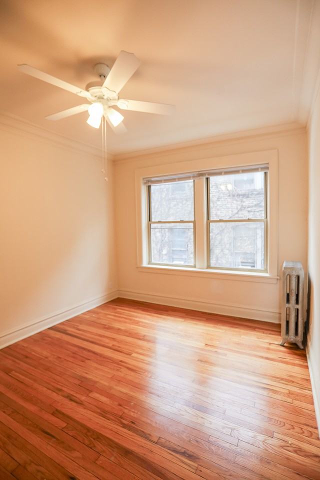 1209 W Waveland Ave #2 - Photo 3 of 13