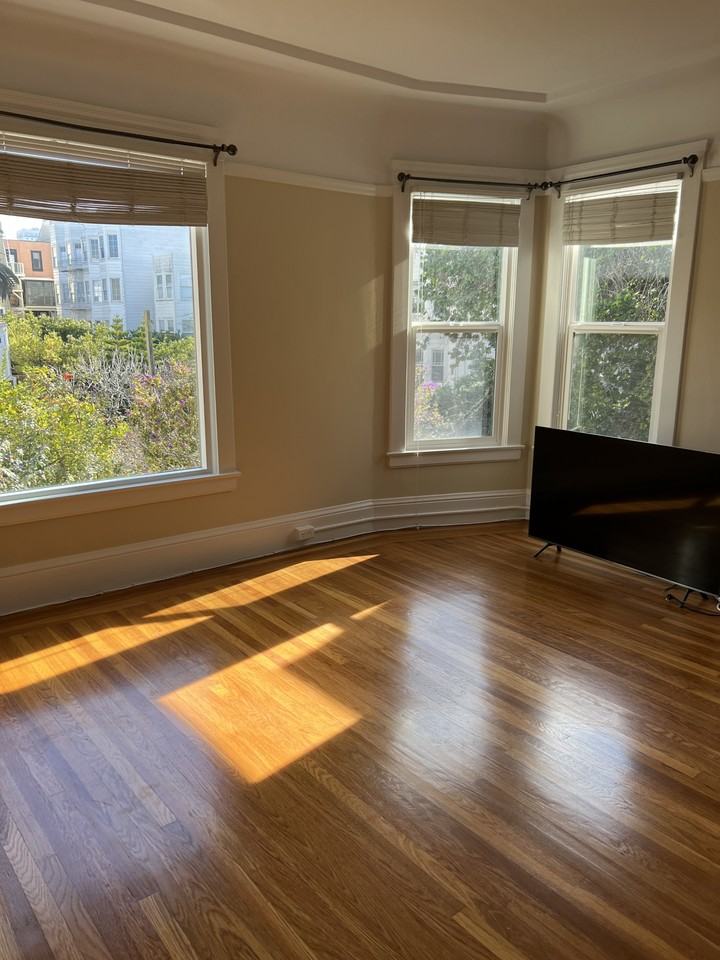 3336 Octavia St #4 - Photo 3 of 21