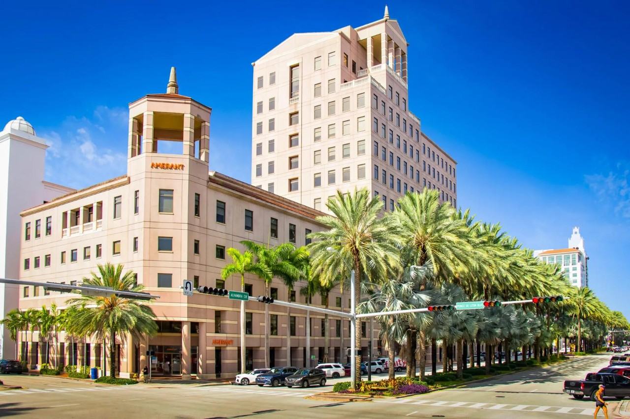 305 Navarre Avenue - Photo 2 of 6