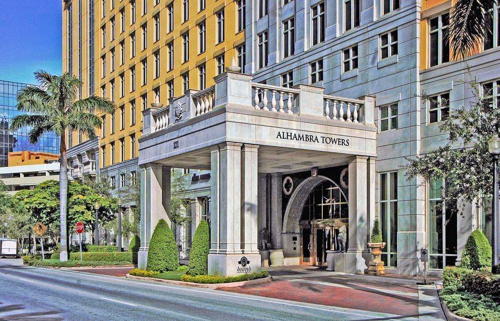 305 Navarre Avenue - Photo 3 of 6