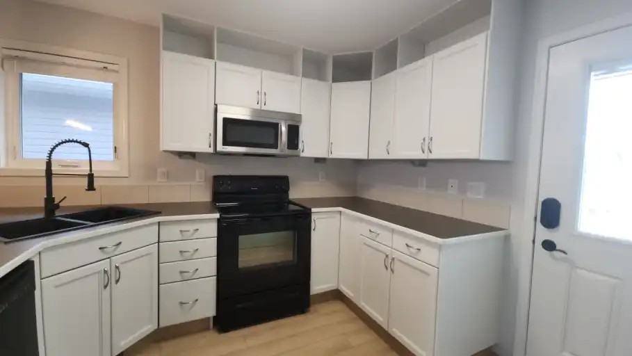 42 Cedar Sq - Photo 3 of 19