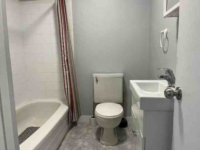149 Clarence St - Photo 5 of 13
