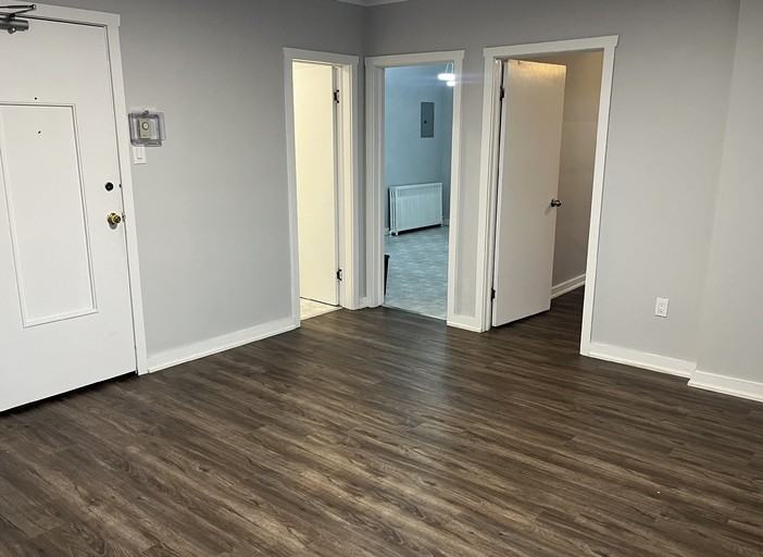 149 Clarence St - Photo 7 of 13