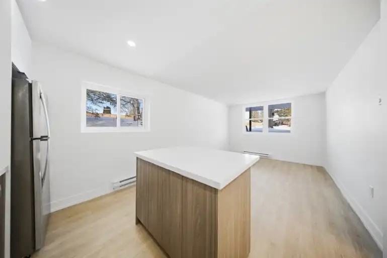 25 Downes Ave - Photo 5 of 15