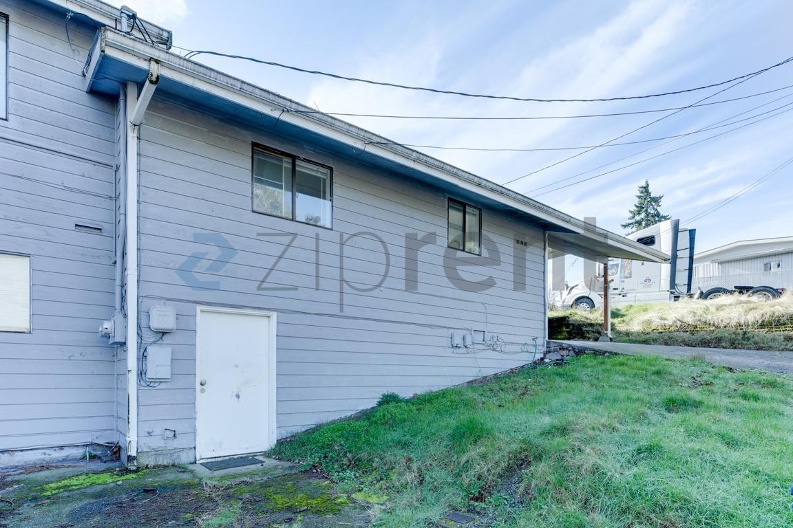 2717 S 125th St - Photo 2 of 18