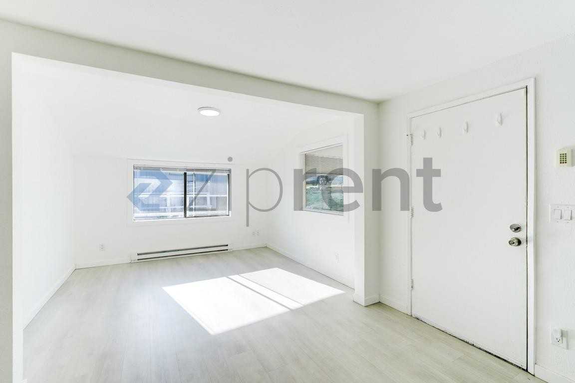 2717 S 125th St - Photo 5 of 18