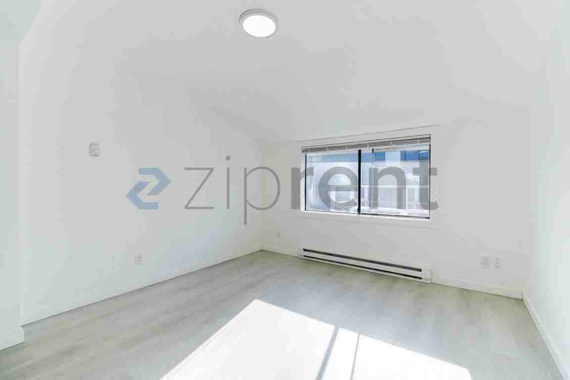 2717 S 125th St - Photo 7 of 18