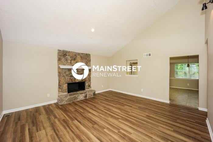 6049 Radford Dr - Photo 7 of 16