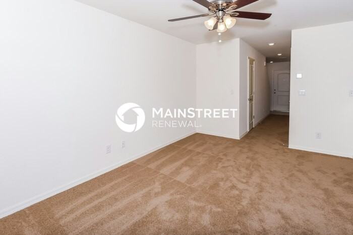 1883 Metamora St - Photo 5 of 17