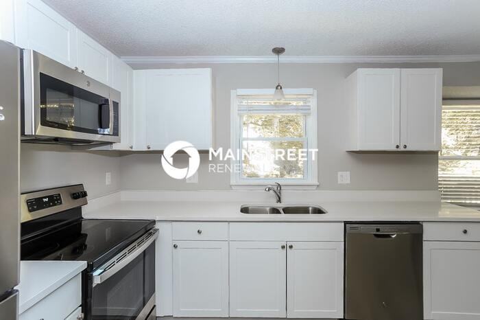 696 Journey St Sw - Photo 3 of 17