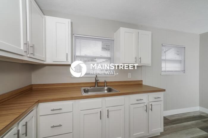 9613 El Prado St - Photo 7 of 16