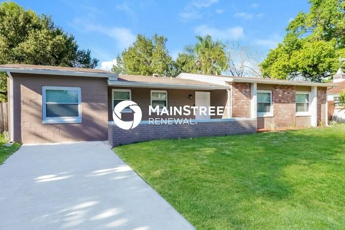 913 Redwood Ct - Photo 3 of 16