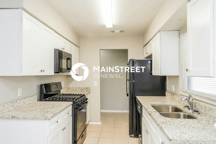 913 Redwood Ct - Photo 7 of 16