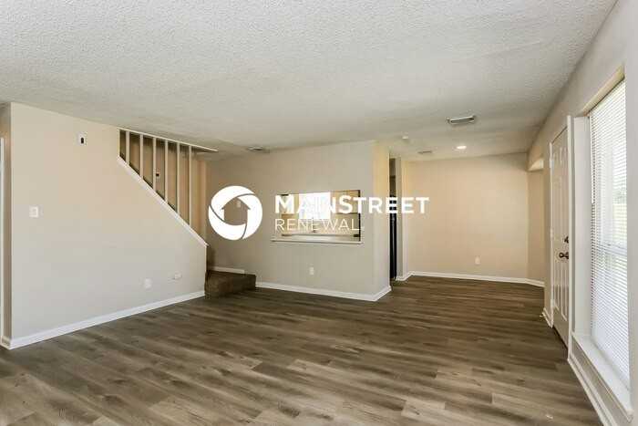 1434 New Tree Ln - Photo 4 of 17