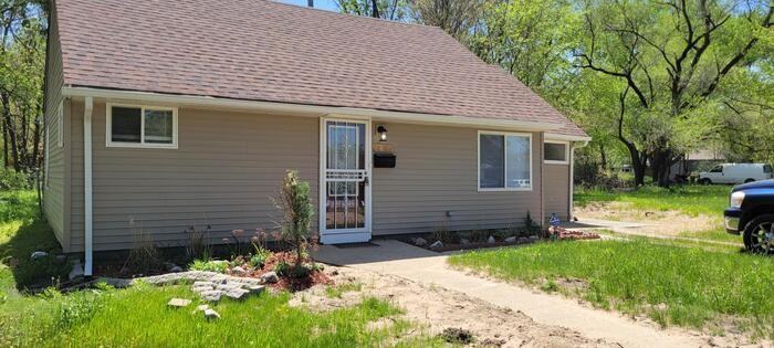 3813 E 13th Ave - Photo 2 of 7