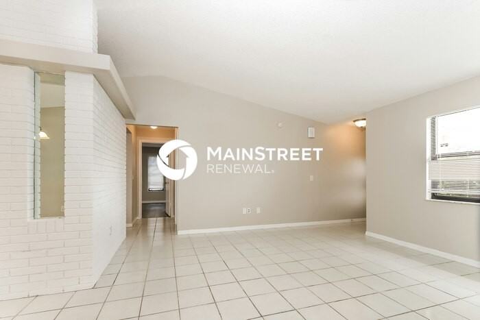 350 Ne Genesee Ave - Photo 5 of 16