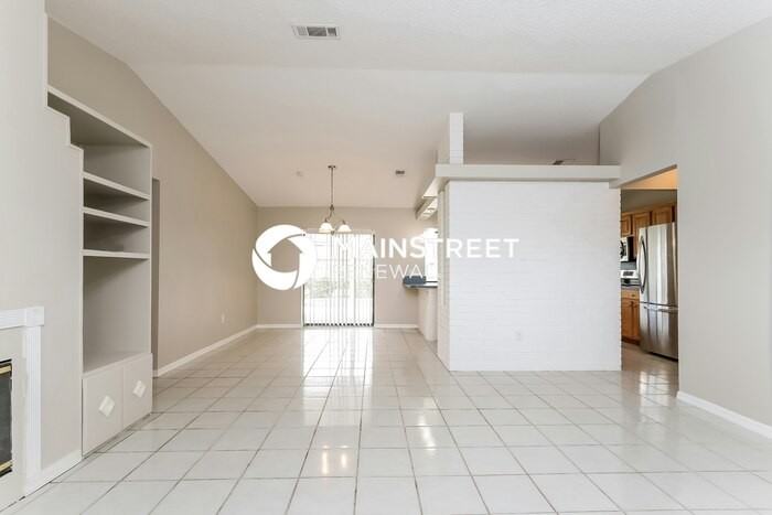 350 Ne Genesee Ave - Photo 6 of 16