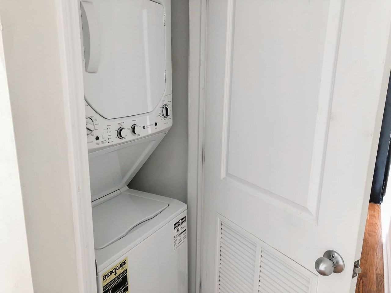 859 West Cornelia Avenue #3w - Photo 4 of 8