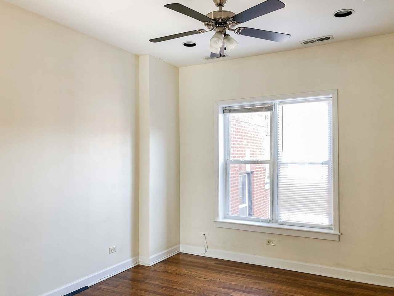 859 West Cornelia Avenue #3w - Photo 6 of 8