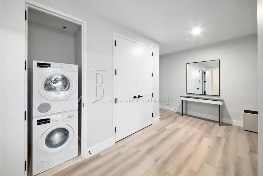 95 Wall St #1205 - Photo 2 of 5