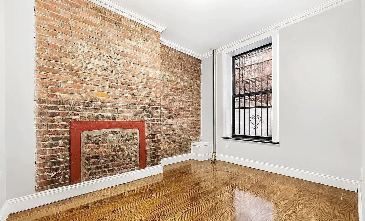 127 E 7th St #1B - Photo 5 of 8