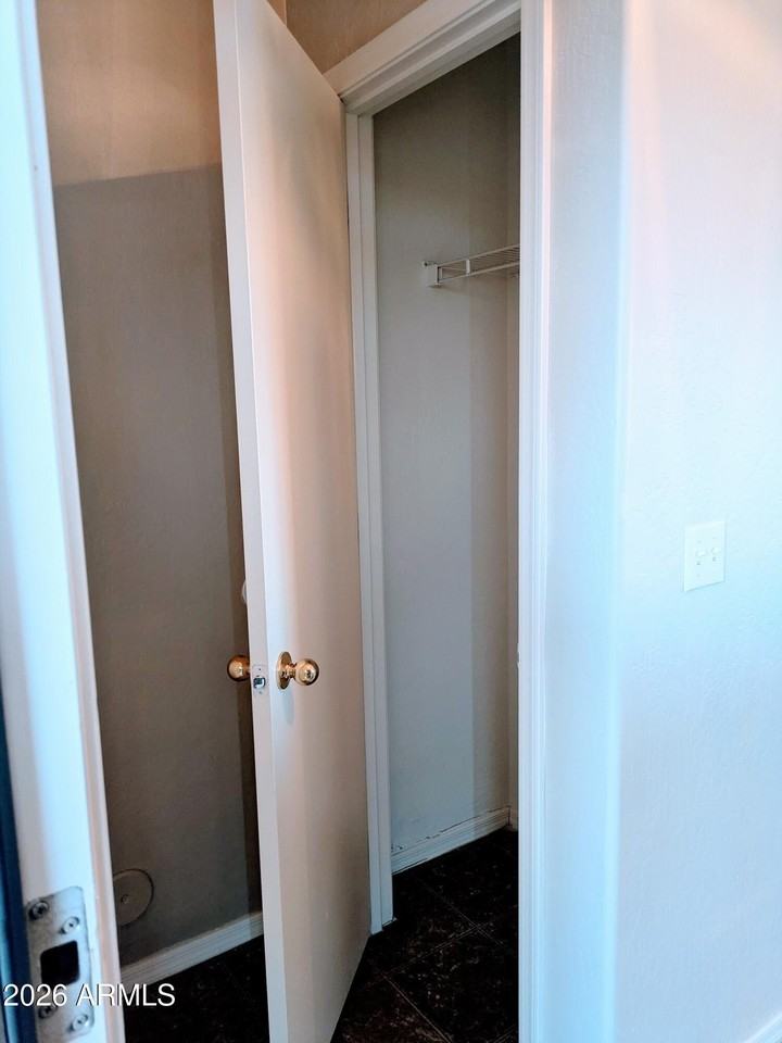 15440 W Mauna Loa Ln - Photo 5 of 25