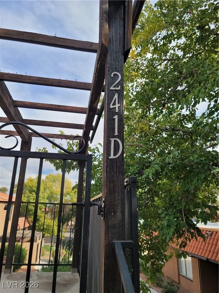 241 Misty Isle Ln #D - Photo 5 of 50