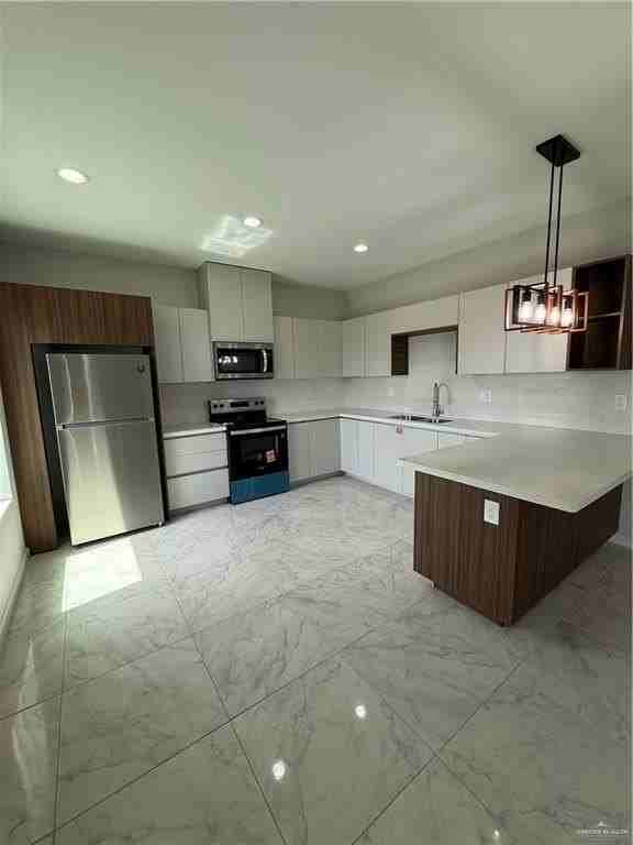 705 Pedro St Apt 3 #3 - Photo 4 of 16