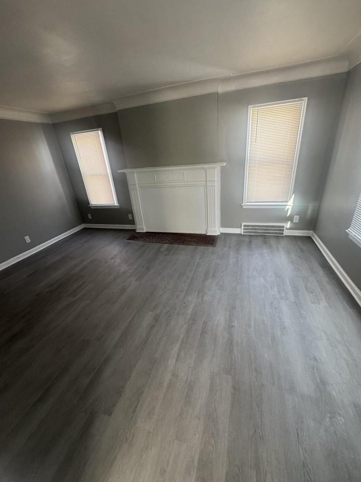 10713 Beaconsfield St - Photo 3 of 8