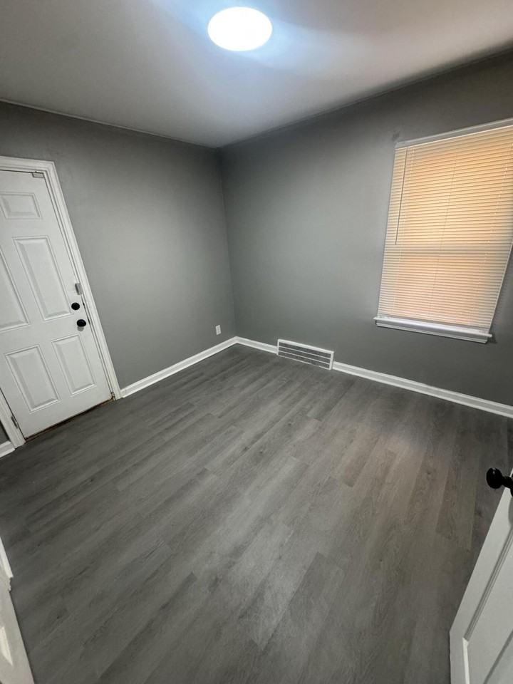 10713 Beaconsfield St - Photo 6 of 8