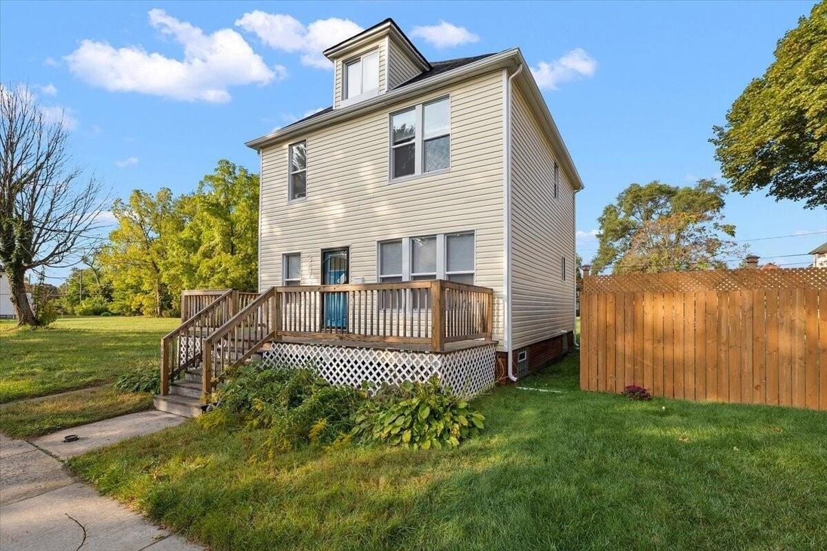 3473 Townsend St - Photo 3 of 23