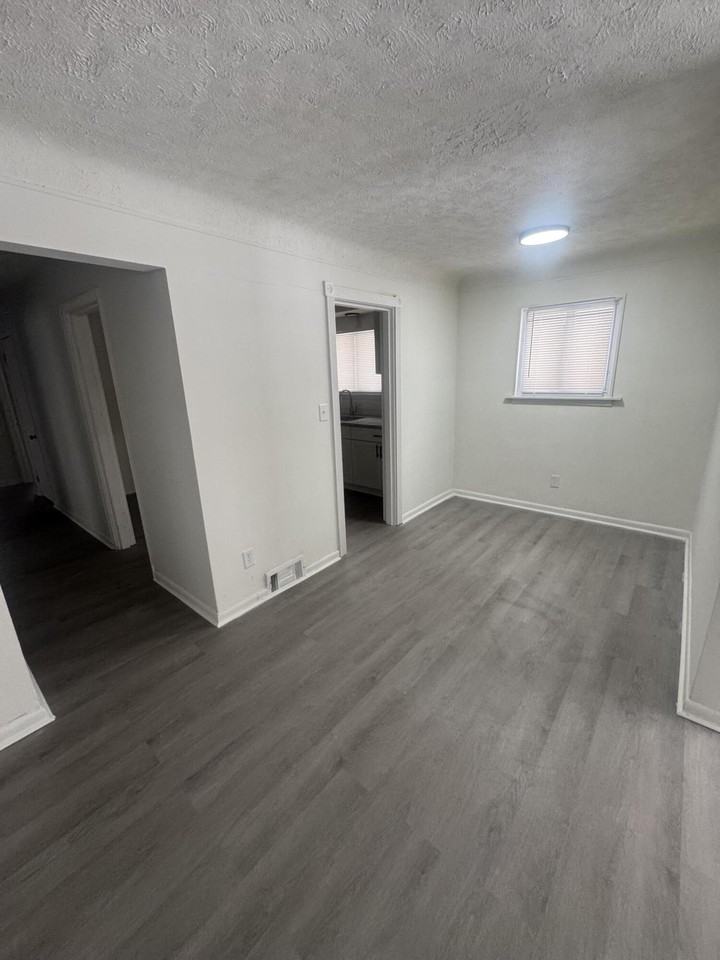 9222 Forrer St - Photo 3 of 9