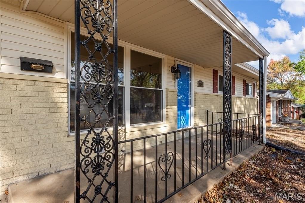 2437 Pinehurst Dr - Photo 4 of 39