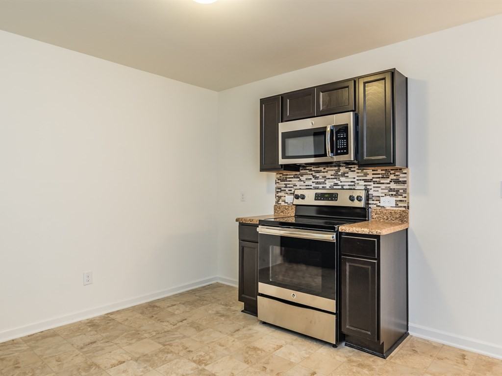 3534 Midway Island Ct #1 - Photo 5 of 8