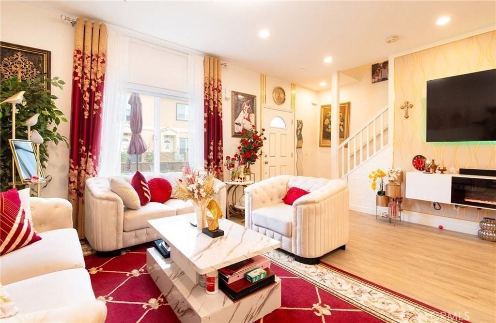 16425 Arrow Blvd - Photo 5 of 32