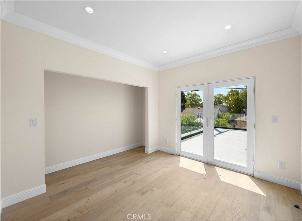 828 E Olive Ave - Photo 5 of 9