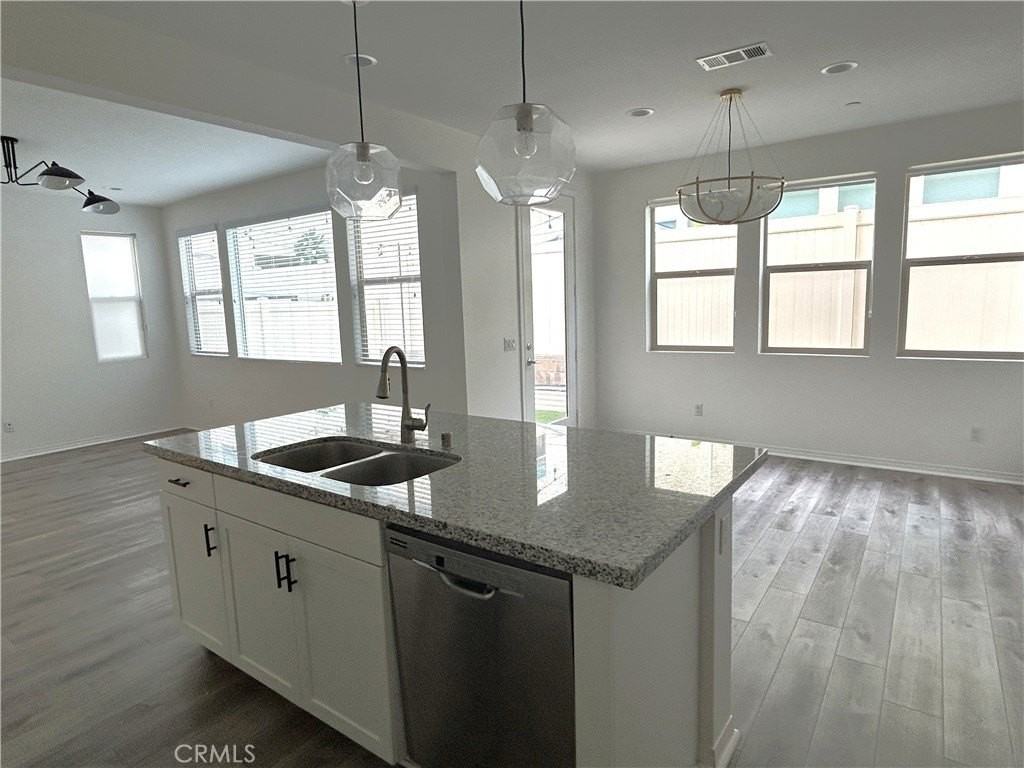 4170 Powell Way - Photo 6 of 31