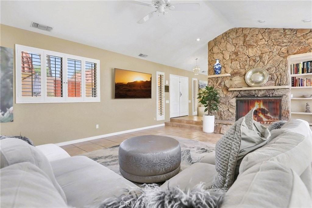 72816 Mesa View Dr - Photo 3 of 35