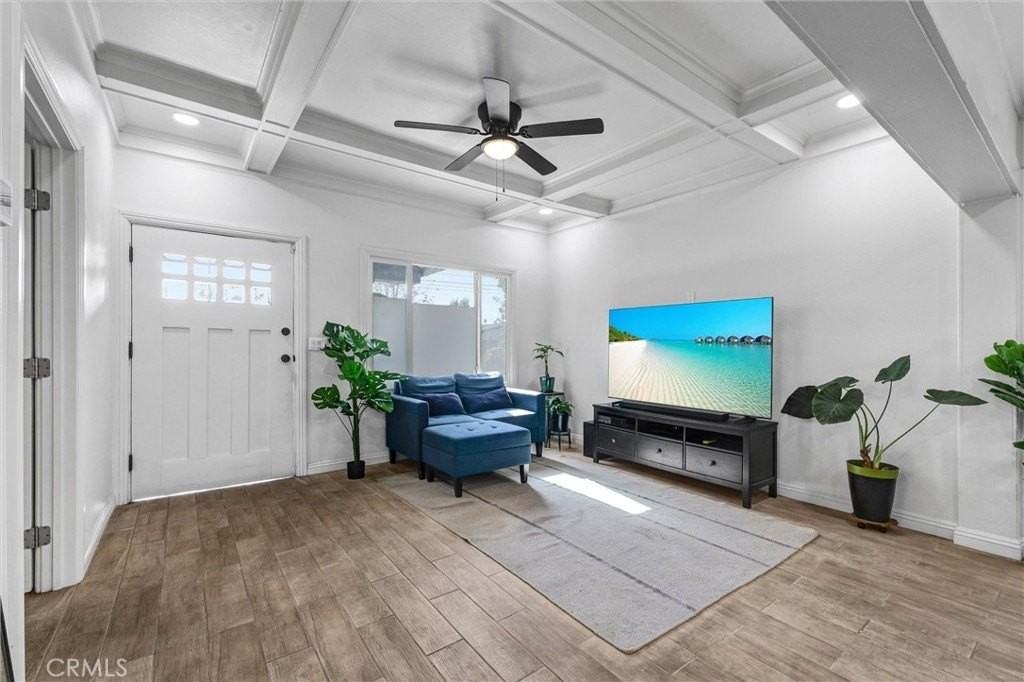 235 W 58th St - Photo 3 of 20