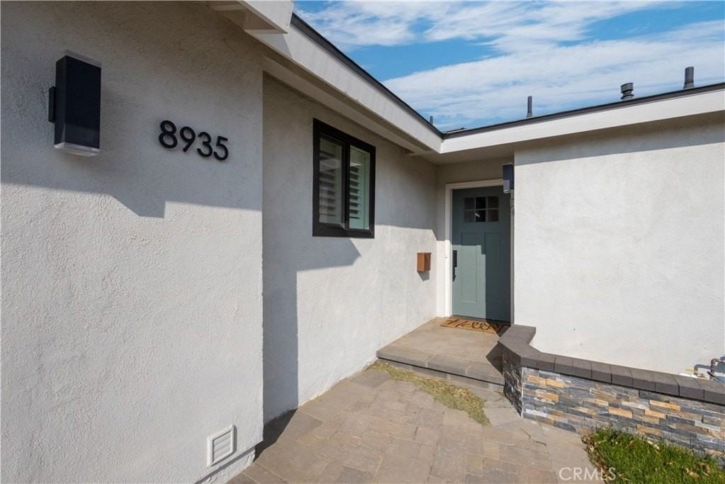 8935 Patrero St - Photo 3 of 16