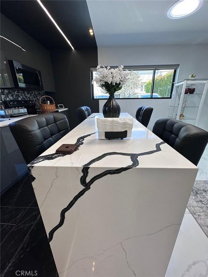 12838 Kling 1/2 - Photo 5 of 9