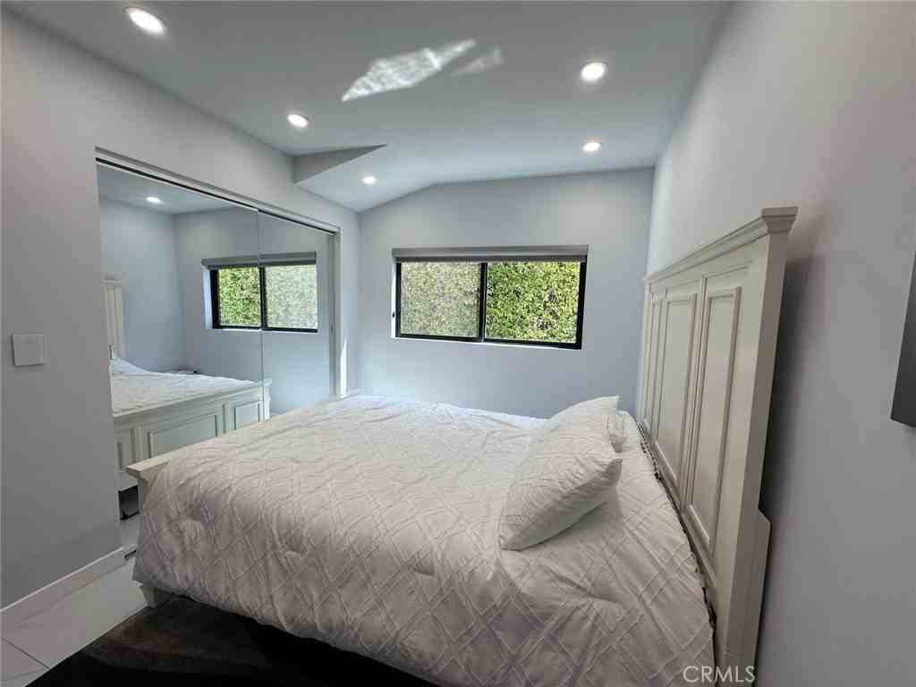 12838 Kling 1/2 - Photo 6 of 9