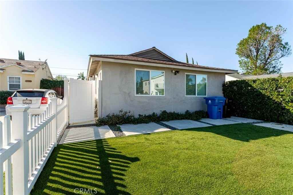 7027 Keokuk Ave - Photo 5 of 18