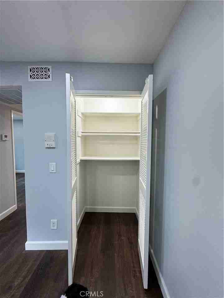 14105 Califa St #105 - Photo 7 of 11